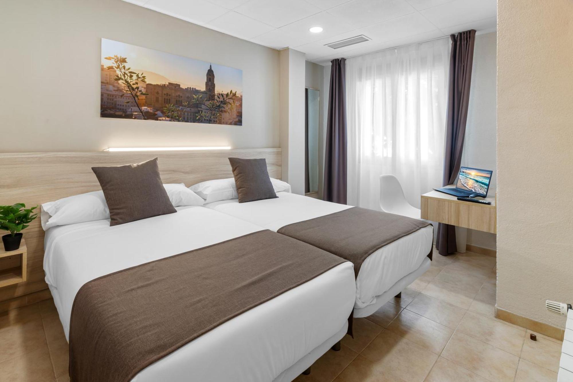 Vas Malaga Ciudad Hotel ภายนอก รูปภาพ
