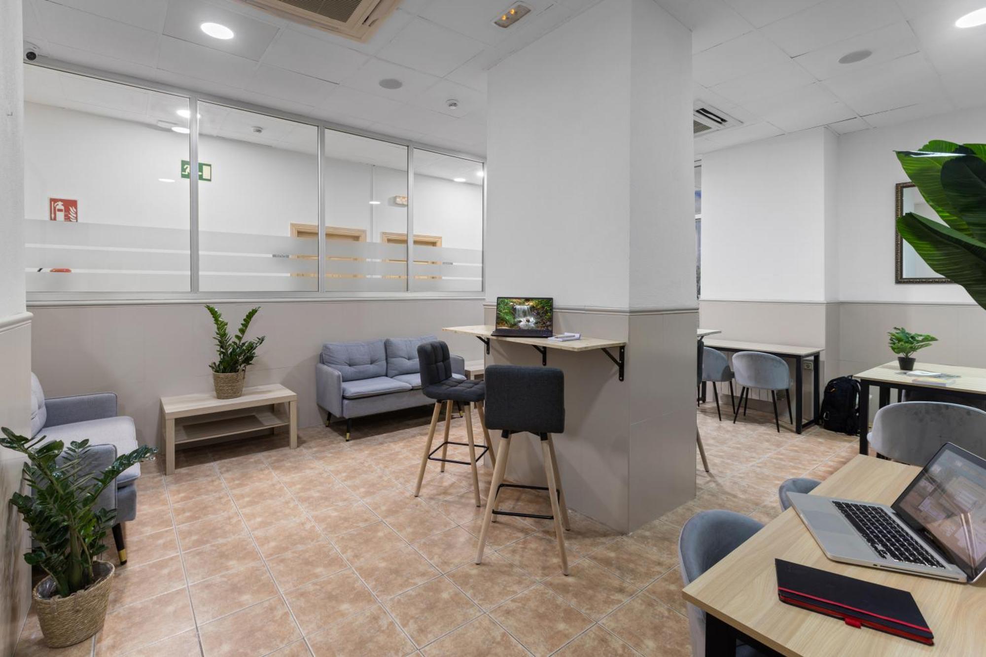 Vas Malaga Ciudad Hotel ภายนอก รูปภาพ