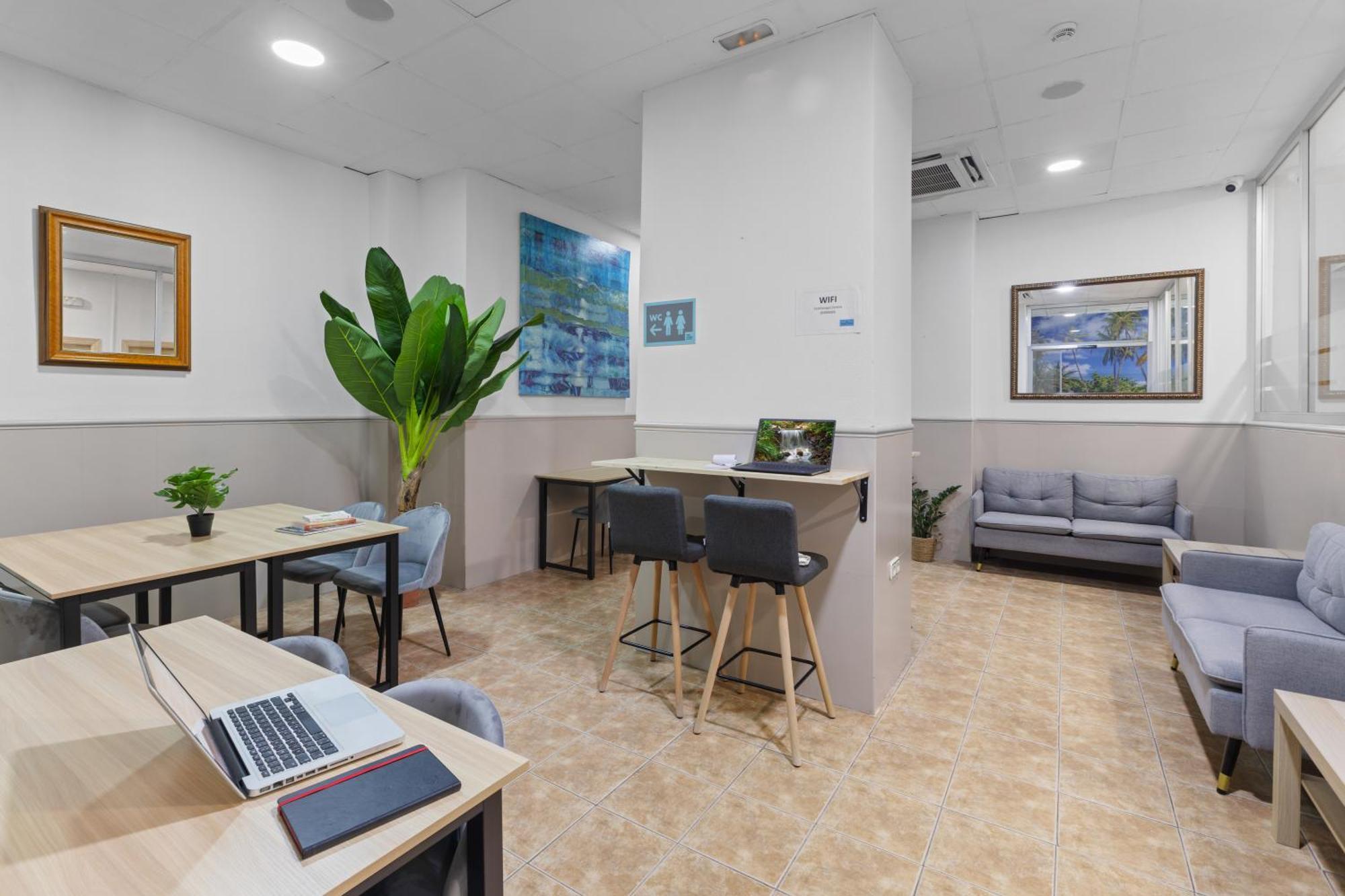 Vas Malaga Ciudad Hotel ภายนอก รูปภาพ