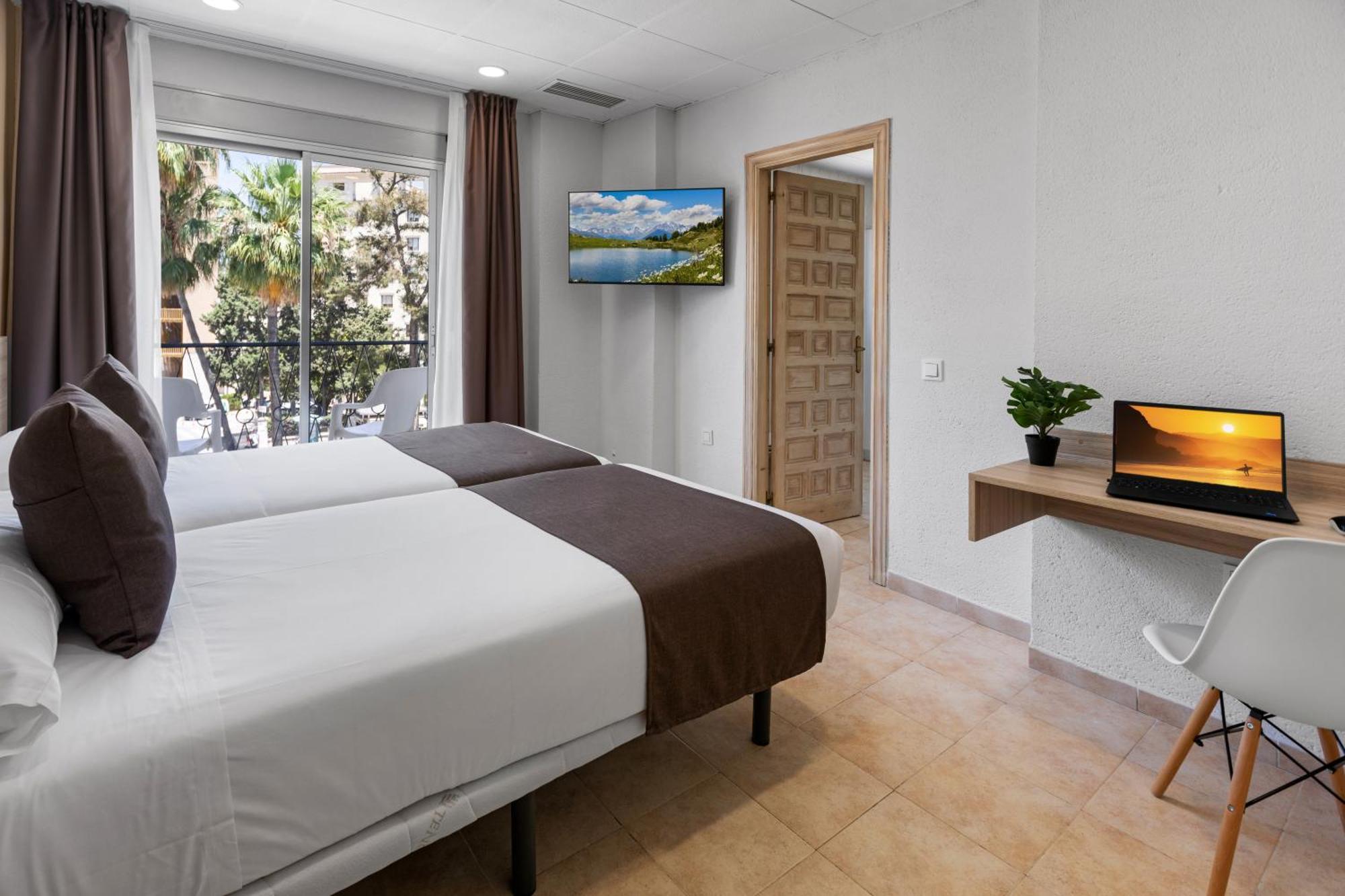 Vas Malaga Ciudad Hotel ภายนอก รูปภาพ